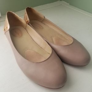 Kat Maconie pastel pink flats in size 7